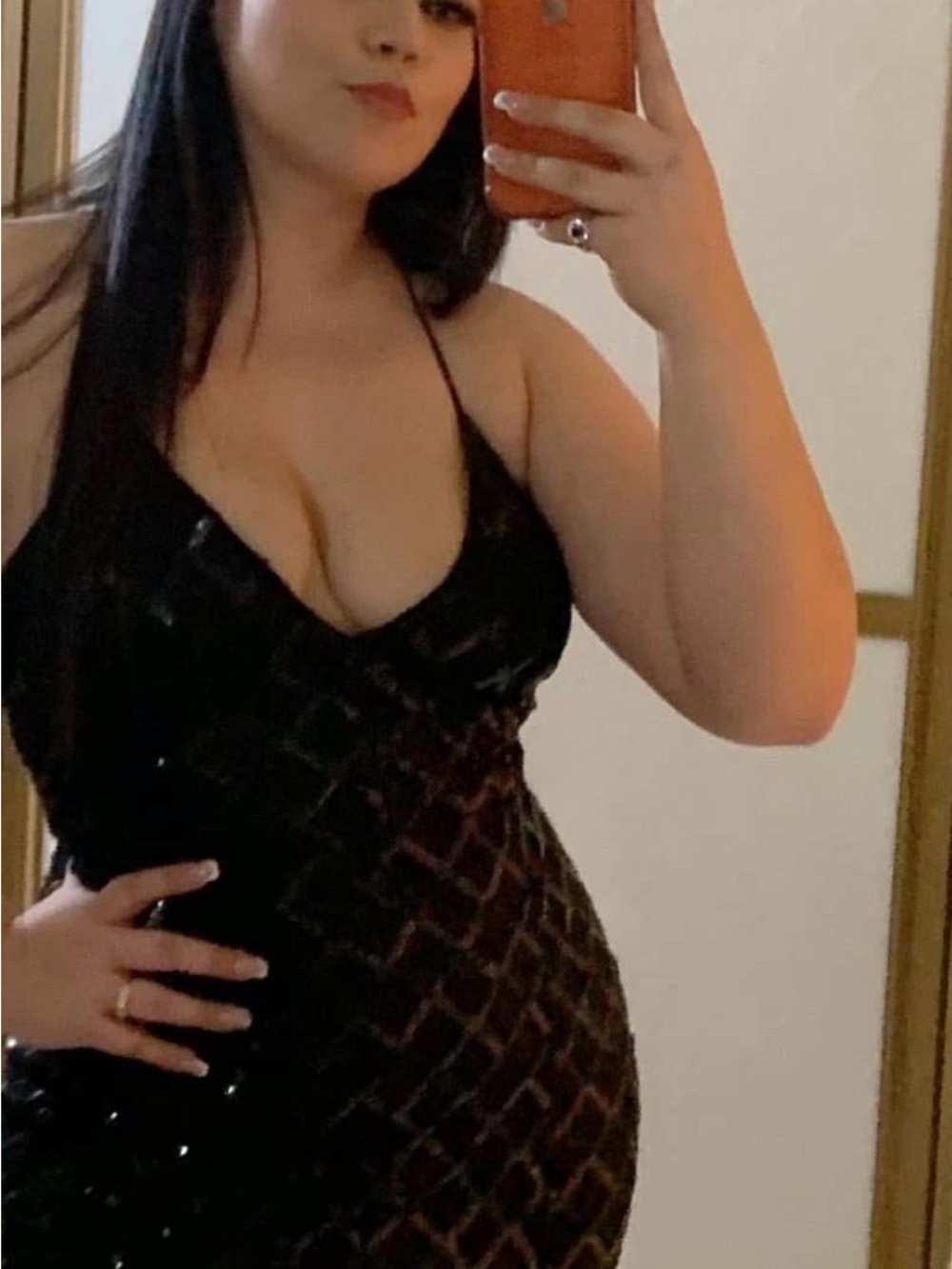 Like new. Black Sequin mermaid gown. Size: L